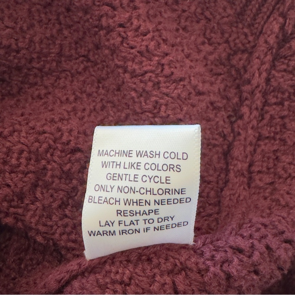 Elegant Maroon Crew Neck‎ Sweater - Picture 7 of 8